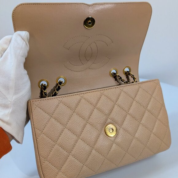 Chanel Rare Vintage Beige Caviar Filigree Flap Bag - Picture 8 of 16